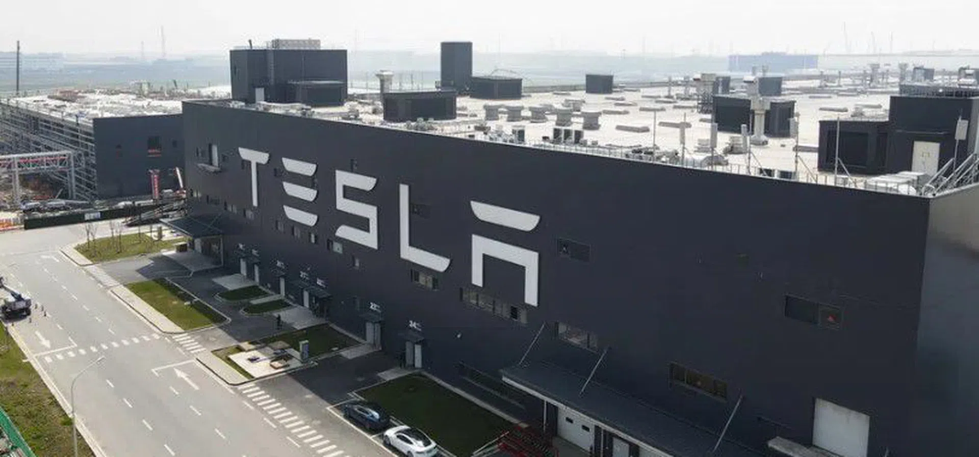 Tesla изгражда най-голямата централа за съхранение на енергия в батерии в Китай