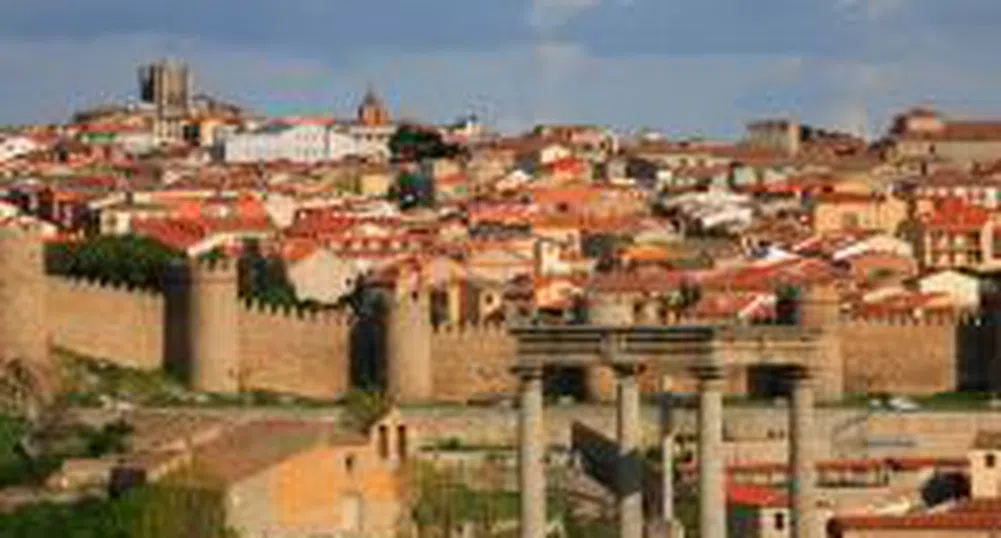 Нелегално работещите българи и румънци в Испания не подлежат на експулсиране