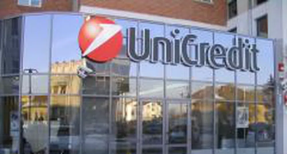 UniCredit губи 24% от пазарната си капитализация за три дни