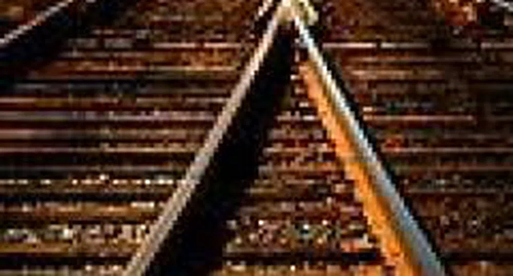 Уорън Бъфет увеличава залога в железопътни компании