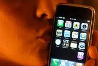 Американците харчат повече пари за по-скъпи телефони