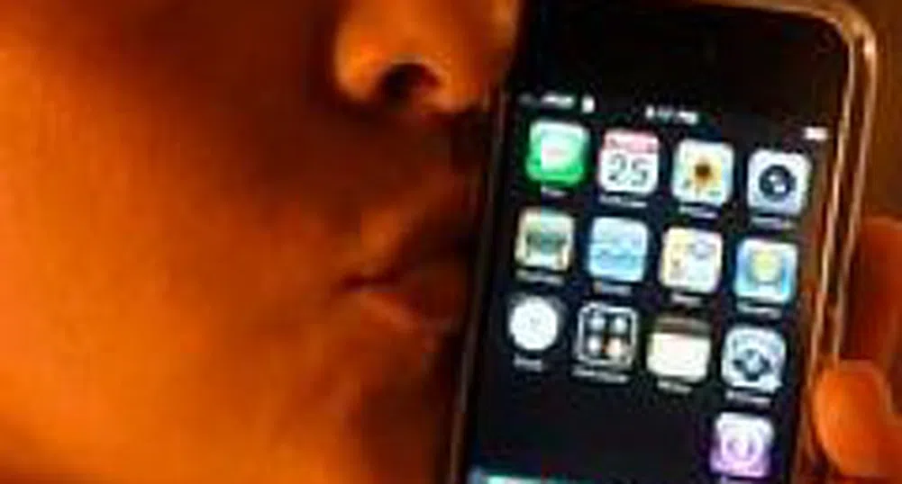 Американците харчат повече пари за по-скъпи телефони