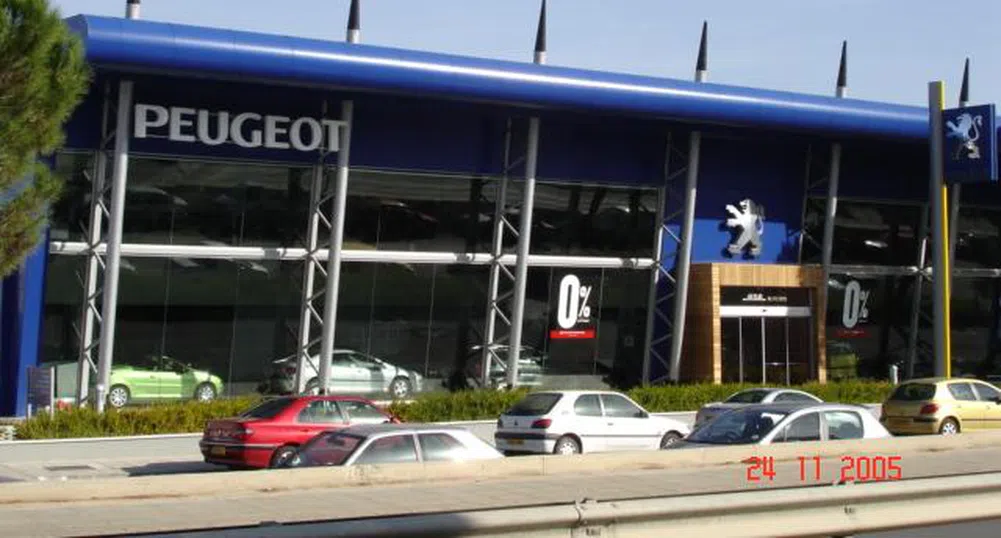 Peugeot Citroen със загуба от 962 млн. евро за полугодието