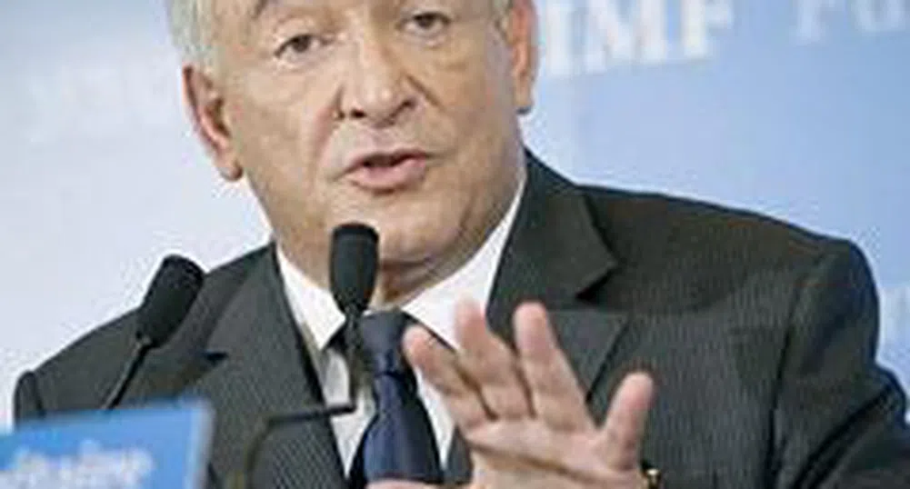МВФ търси още 100 млрд. долара