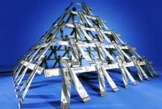 Шеф на Nasdaq създал пирамида за 50 млрд. долара