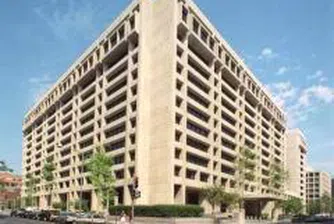 МВФ занижи прогнозите си за ръст на щатската и световната икономики