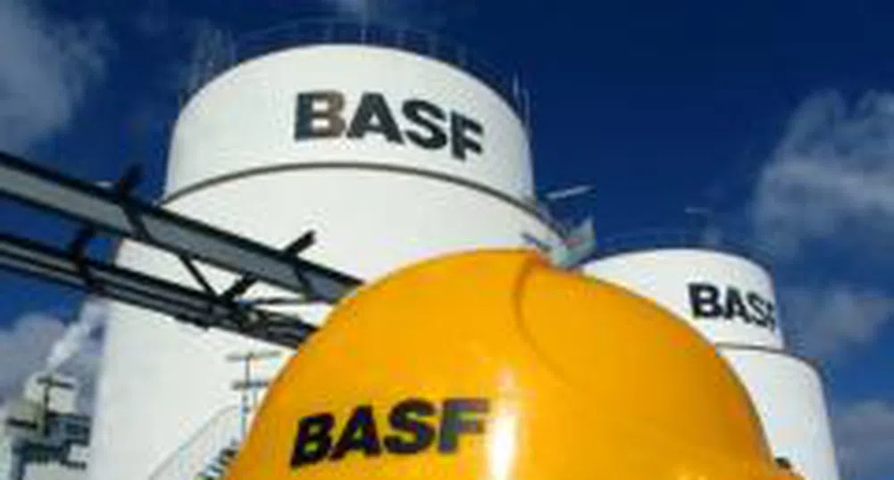 BASF купува Ciba