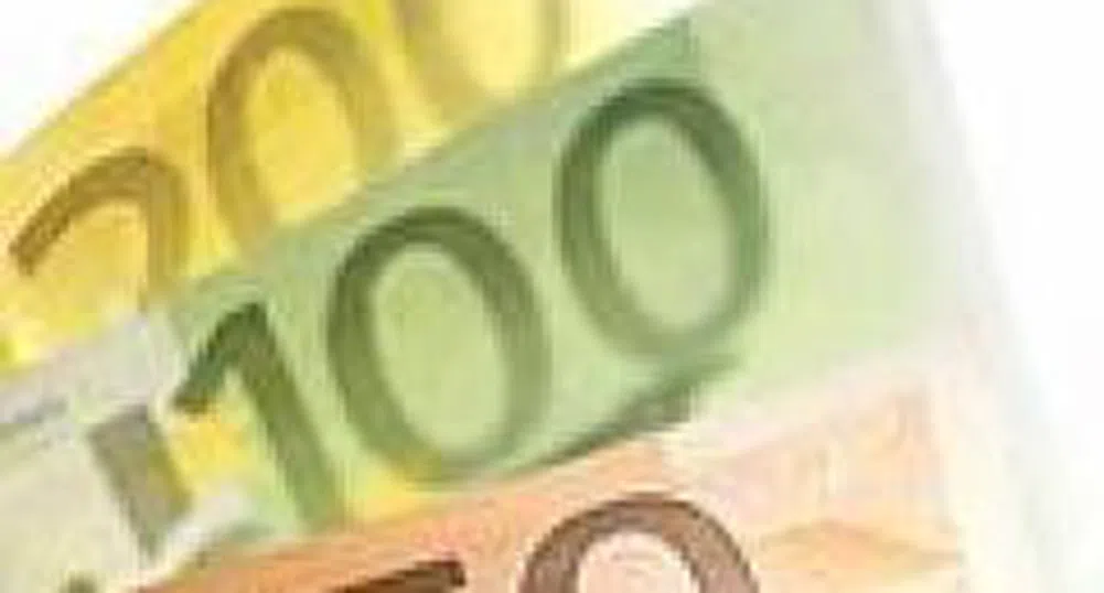 Еврото с двуседмичен минимум спрямо долара
