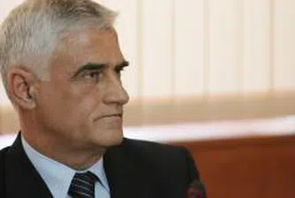 Кризата няма да попречи на АЕЦ Белене, според Петър Димитров