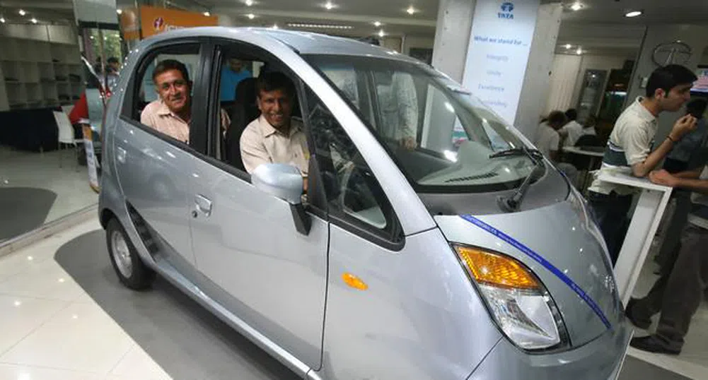 Най-евтиният автомобил в света пое по пътищата на Индия