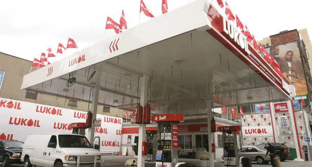 Лукойл България увеличи цената на бензина