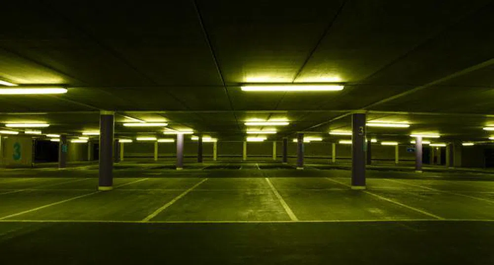 МС забрани промяната на паркингите и гаражите