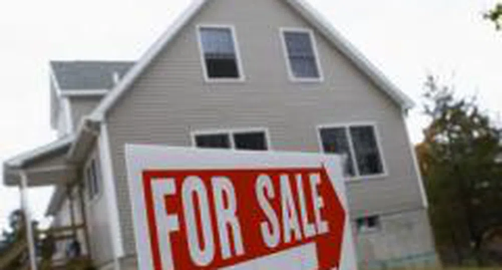 Цените на жилищата в САЩ падат с 12.7% през февруари - най-много от 2001 г. насам