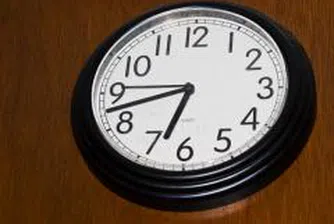 Европа премества стрелките на часовниците с един час напред в неделя