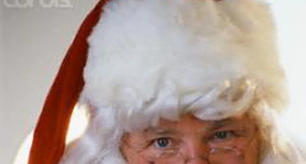 Издирват ненормалник, отправял неприлични предложения на Дядо Коледа