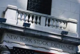 Индексът S&P 500 затвори под 1 000 пункта за първи път от пет години насам