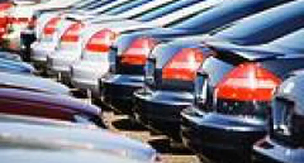 Продажбите на автомобили в САЩ са се понижили до 15-годишен минимум