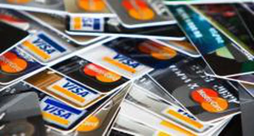 Два трлн. долара по-малко заеми по кредитни карти в САЩ?