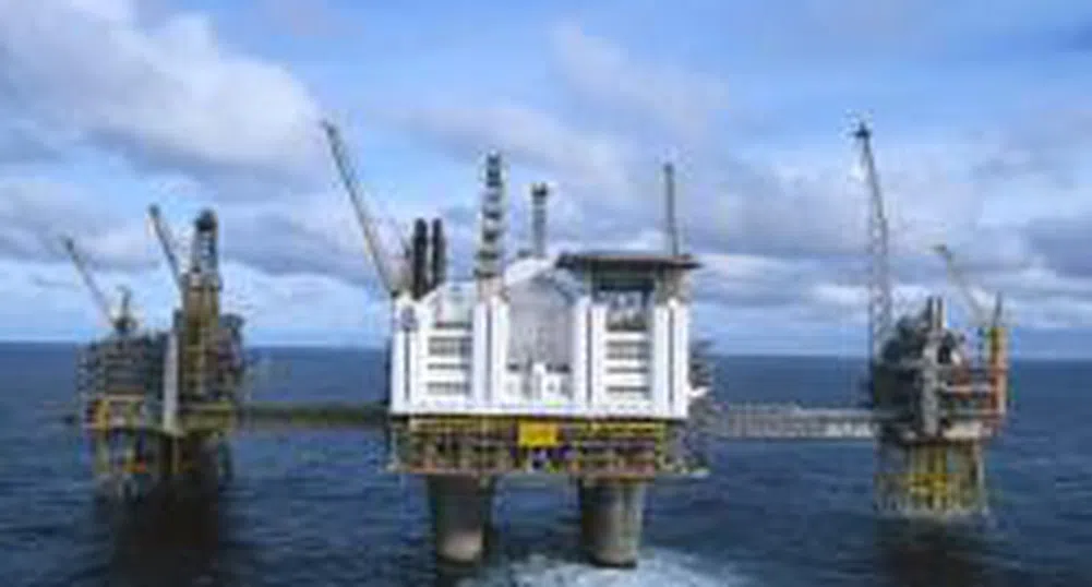 Златото в очакване на ФЕД, петролът поевтинява незначително