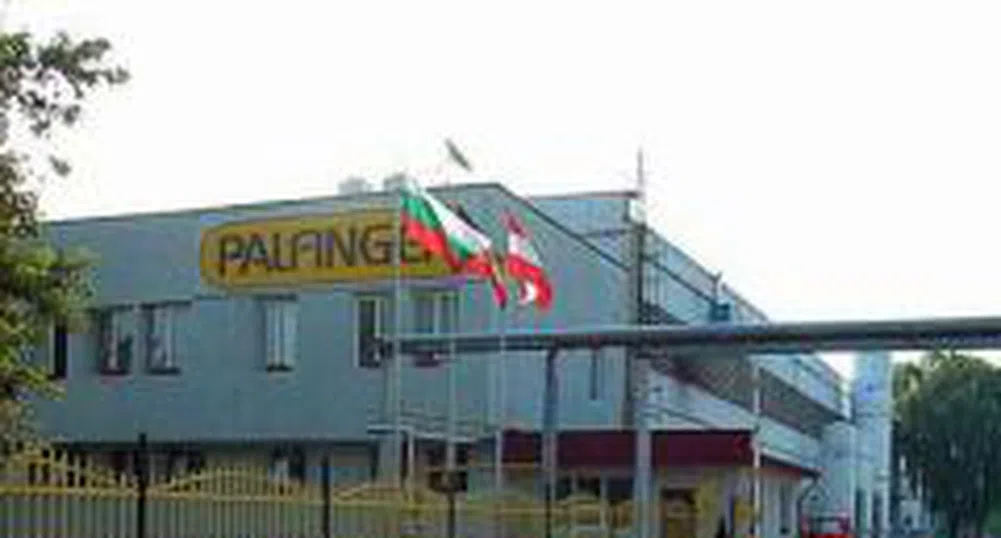 Палфингер започва съкращения в завода в България