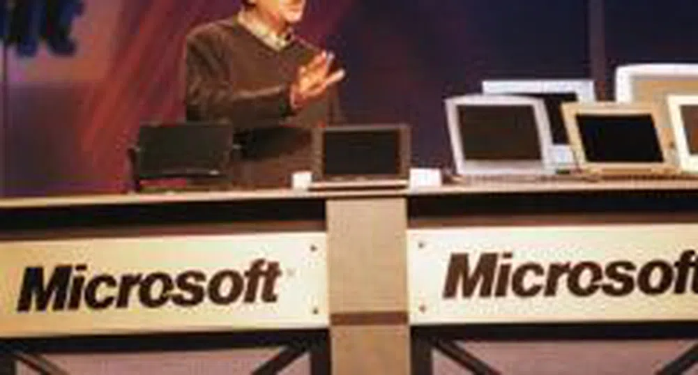 Със сълзи на очи Бил Гейтс се сбогува с Майкрософт