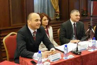 Л. Дацов: Отражението на кризата върху икономиката е неясно