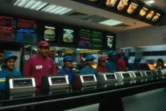 Tото-милионер се връща на работа в Mc Donald's