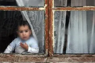 Amnesty: 20% от ромските деца в България никога не са ходили на училище