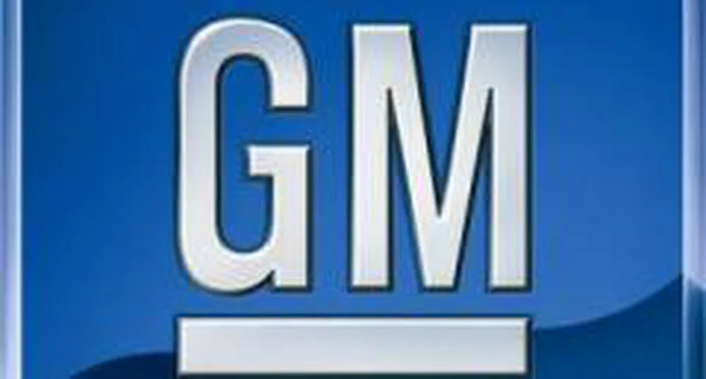 Акциите на GM губят близо 18%