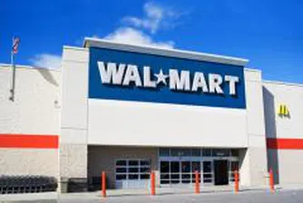 Продажбите на Wal-Mart нарастват с 3.2% през април
