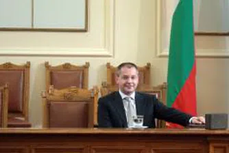 Станишев: Не са нужни допълнителни мерки срещу финансовата криза