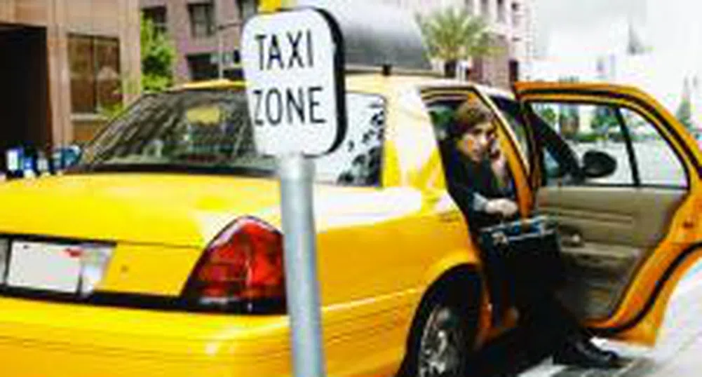 И таксиметровите шофьори се вдигат на протест