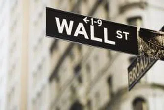Dow Jones пада със 7%, Nasdaq и S&P 500 губят по 9 на сто