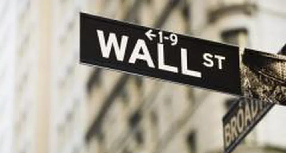 Dow Jones пада със 7%, Nasdaq и S&P 500 губят по 9 на сто