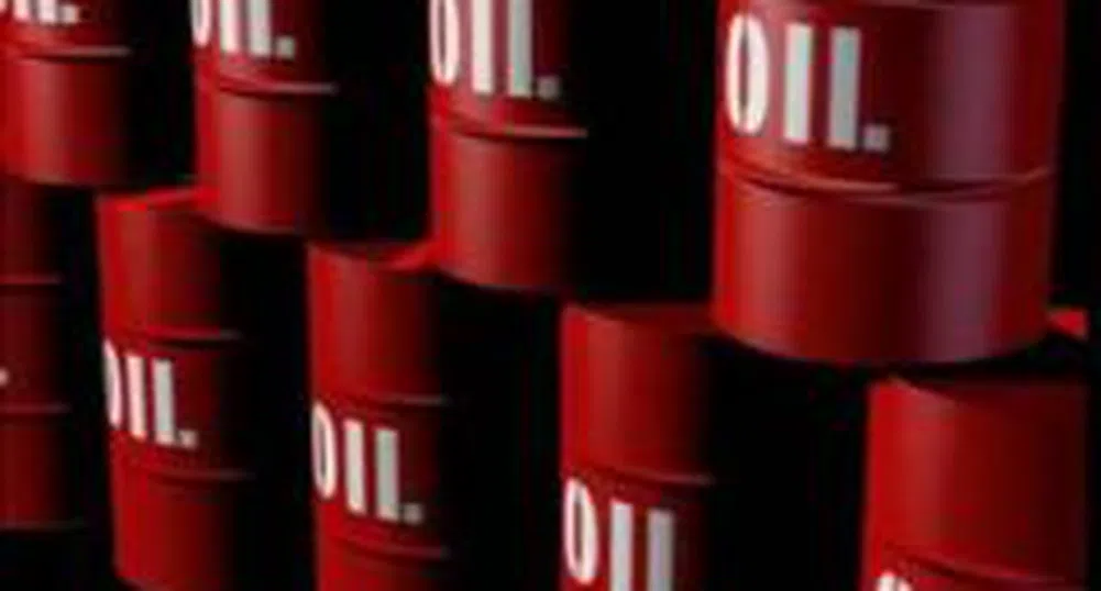 Петролът поевтиня до 123 долара за барел
