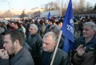 Продължават опитите за спасяване на Кремиковци