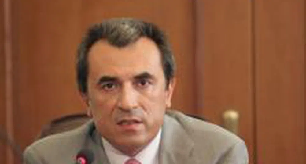 Орешарски: Нито бюджетът ще рухне, нито ще загубим много, ако го няма "Кремиковци"