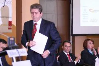 Първанов: Станишев да каже за скока на газта