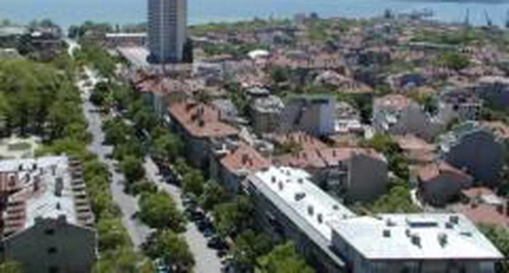 Най-високата средна цена за кв. м  жилищна площ през 2007 г. е във  Варна