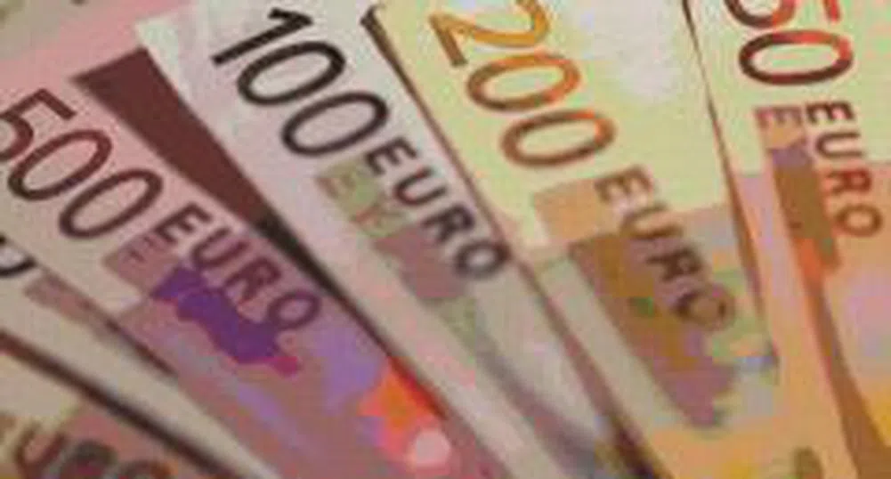 Еврото с нов исторически рекорд спрямо долара при 1.6038