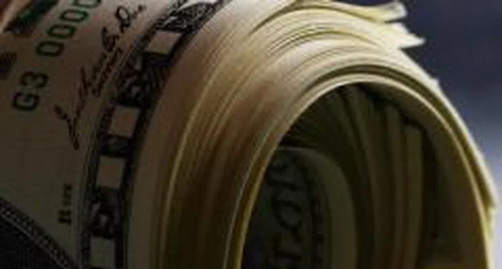 Проучване: Доларът и паундът подценени, еврото силно надценено