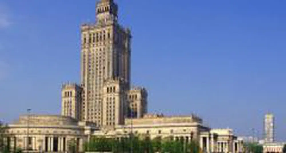 Унгарската OTP Bank планира двойно листване във Варшава през тази година