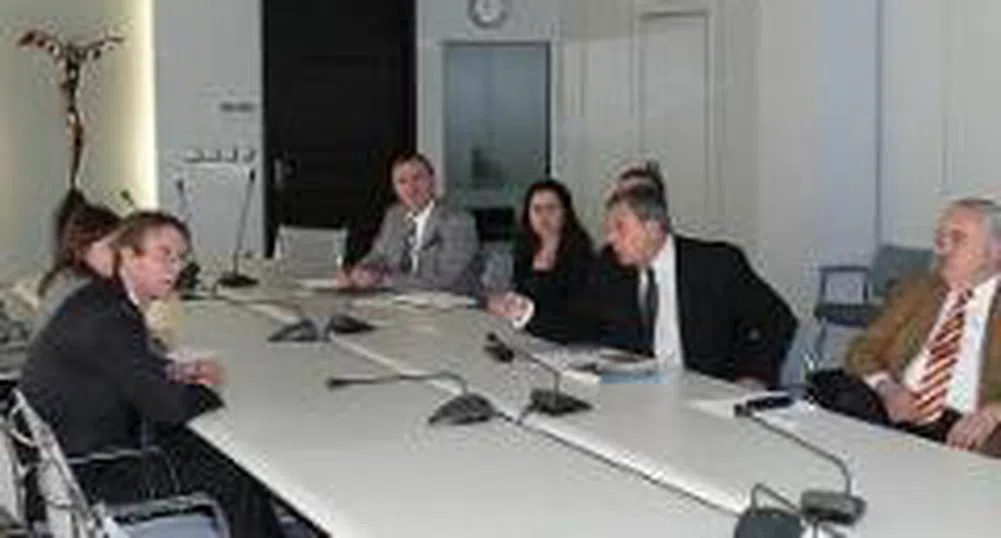 Обсъдихме социално-икономическото положение у нас с английския посланик