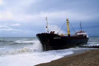 16 са българските моряци отвлечени от сомалийски пирати