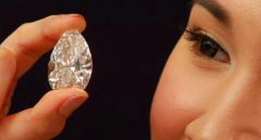 Огромен диамант за 10 млн. долара предлагат на търг в Хонконг