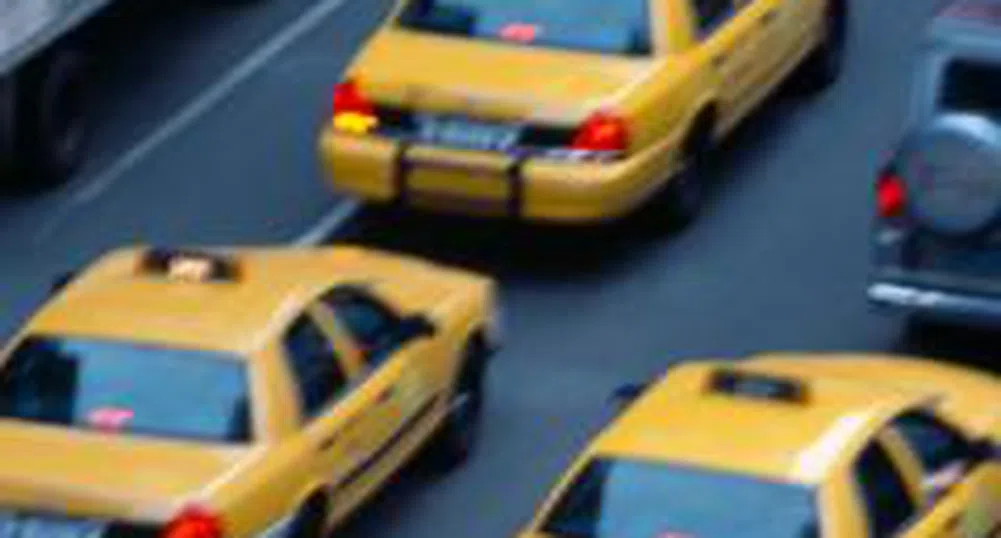 Позволиха на таксиметровите шофьори да возят пътници без предпазен колан