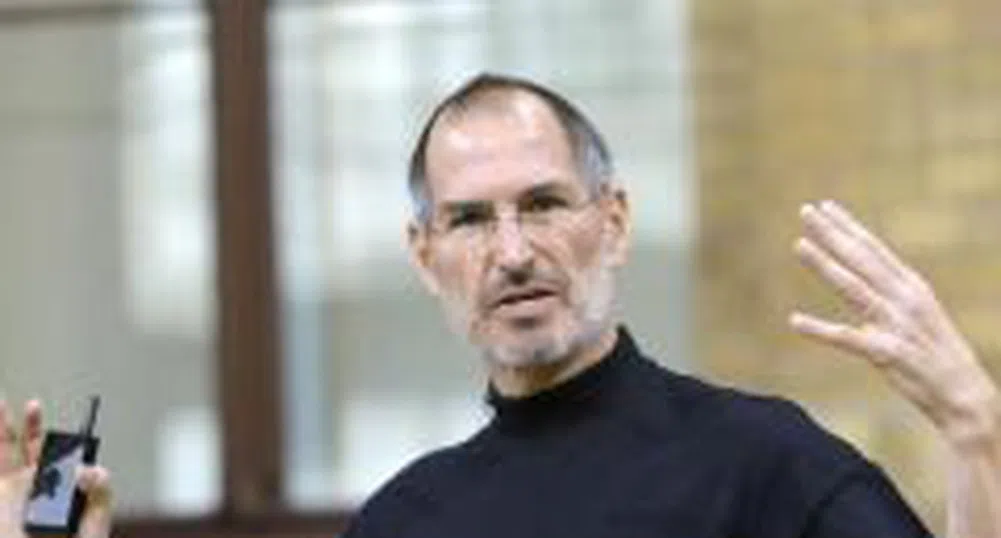 Стив Джобс остава главен изпълнителен директор на Apple