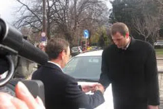 Николай Василев връчи ключовете от нови автомобили на Специалната куриерска служба