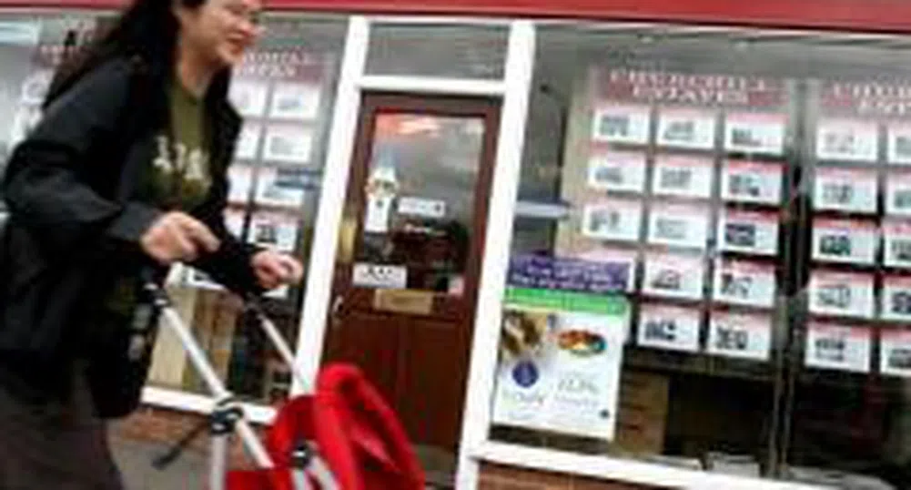 Над 150 агенции за недвижими имоти затварят врати всяка седмица в Англия