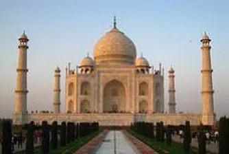 Тадж Махал- най-посещаваната гробница  в света